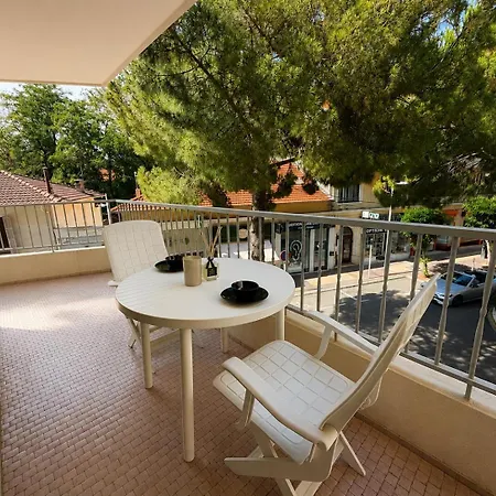 Le Val D'esterel Апартаменти *